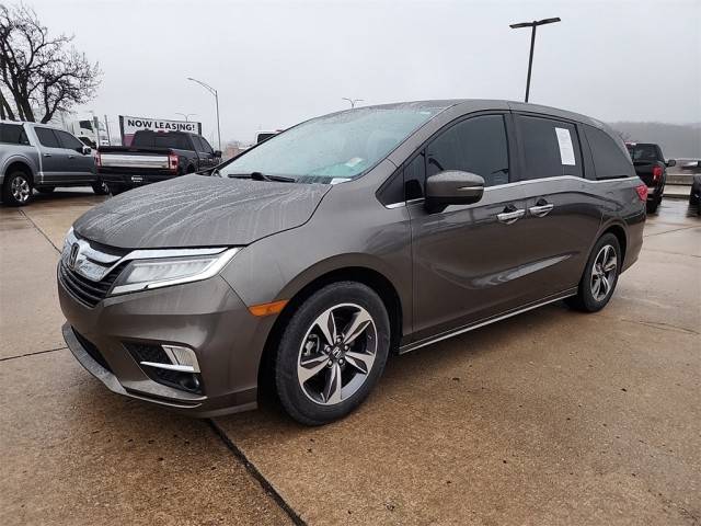 2018 Honda Odyssey Touring FWD photo