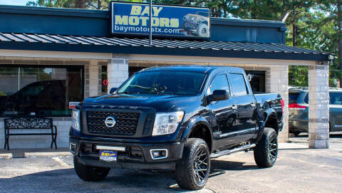2017 Nissan Titan S 4WD photo