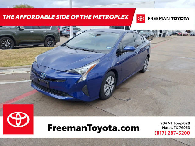 2017 Toyota Prius Three FWD photo