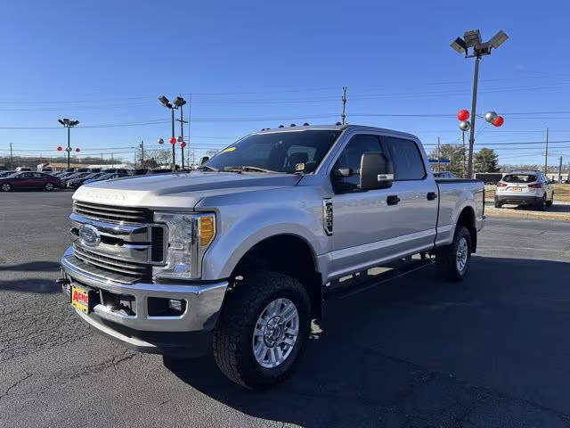 2017 Ford F-250 Super Duty XLT 4WD photo