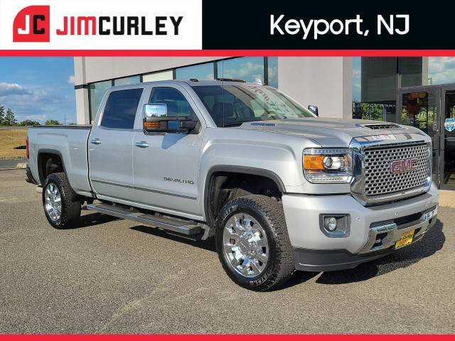 2017 GMC Sierra 2500HD Denali 4WD photo