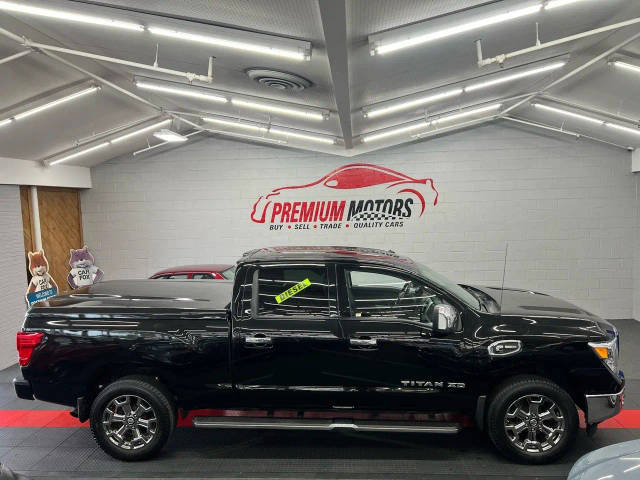 2017 Nissan Titan XD SL 4WD photo