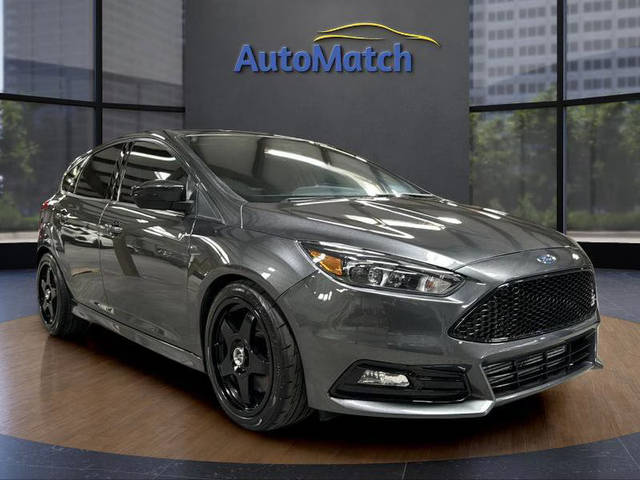 2017 Ford Focus ST FWD photo