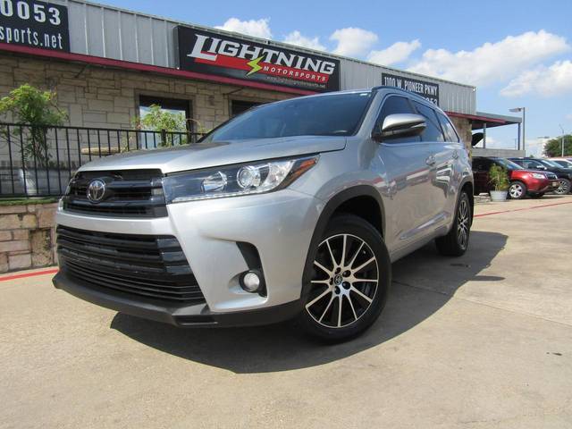 2017 Toyota Highlander SE FWD photo
