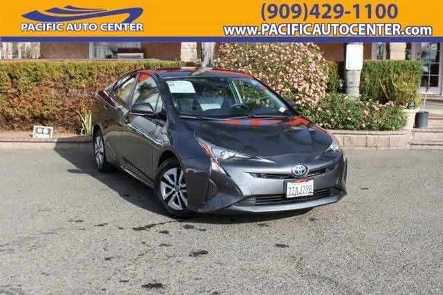 2017 Toyota Prius Two FWD photo