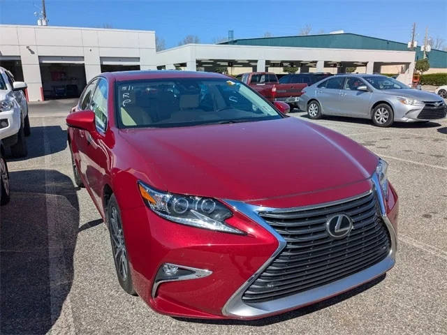 2016 Lexus ES  FWD photo
