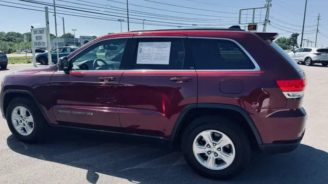 2017 Jeep Grand Cherokee Laredo RWD photo