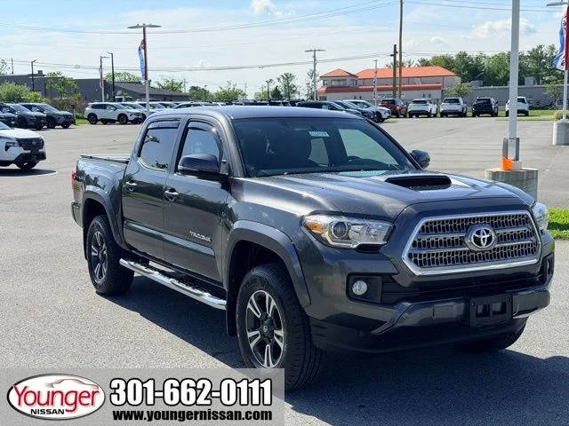 2017 Toyota Tacoma TRD Sport 4WD photo