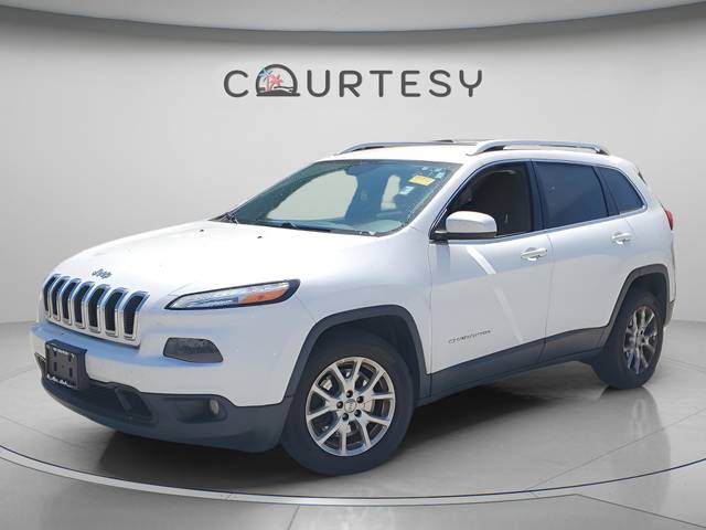 2017 Jeep Cherokee Latitude FWD photo