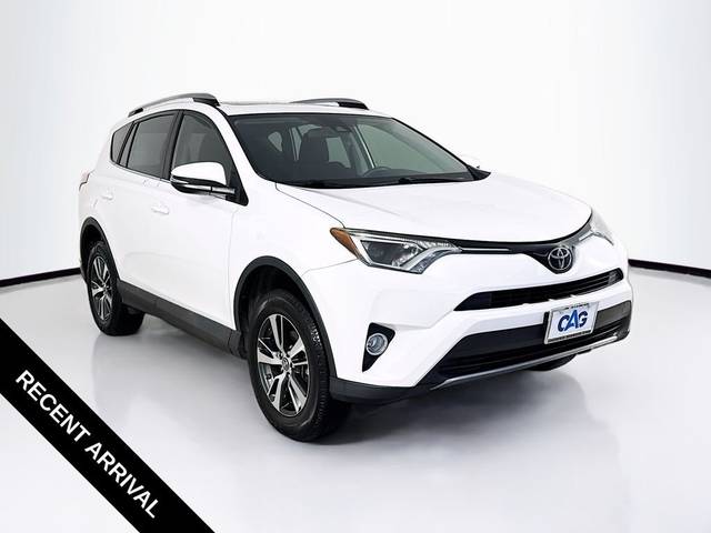 2017 Toyota RAV4 XLE FWD photo