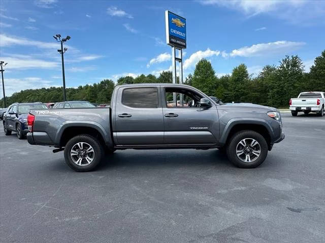 2017 Toyota Tacoma TRD Sport RWD photo