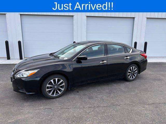2017 Nissan Altima 2.5 SV FWD photo