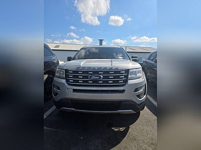 2017 Ford Explorer XLT 4WD photo