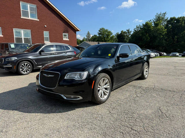 2016 Chrysler 300 300C RWD photo