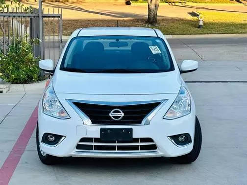 2016 Nissan Versa S FWD photo