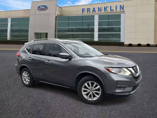 2017 Nissan Rogue SV FWD photo