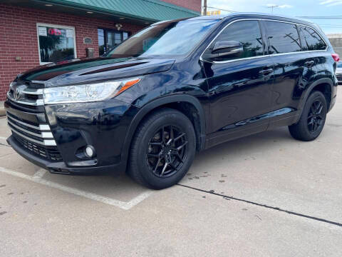 2017 Toyota Highlander XLE FWD photo