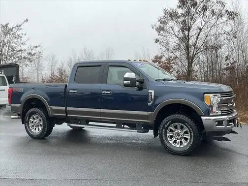 2017 Ford F-350 Super Duty Lariat 4WD photo