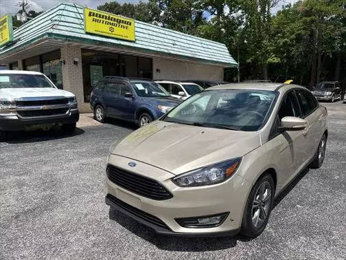 2017 Ford Focus SE FWD photo