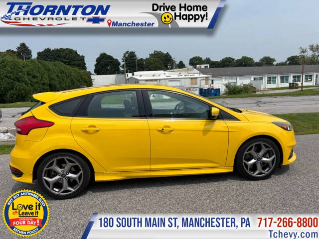 2017 Ford Focus ST FWD photo