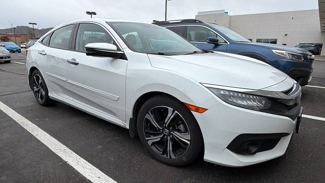 2017 Honda Civic Touring FWD photo