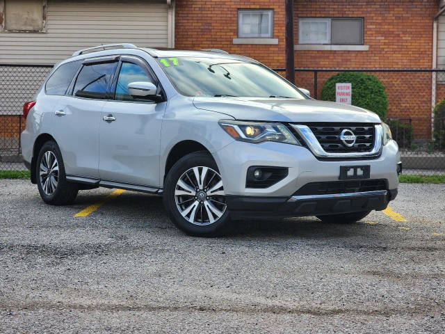 2017 Nissan Pathfinder SL 4WD photo
