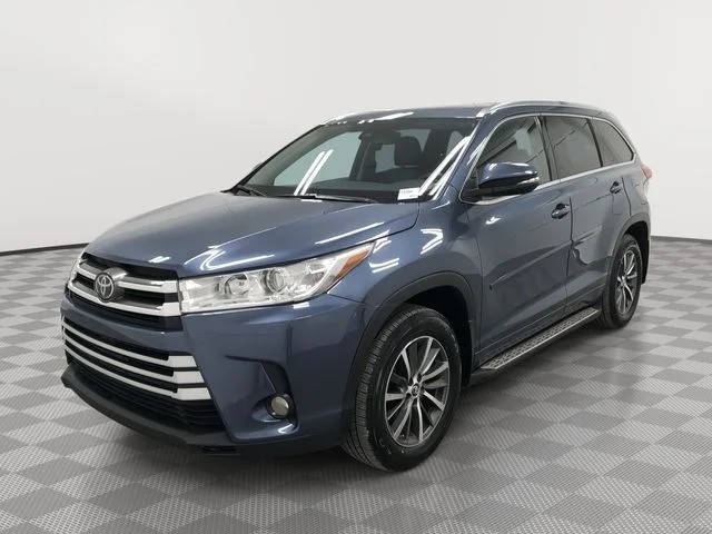 2017 Toyota Highlander XLE AWD photo