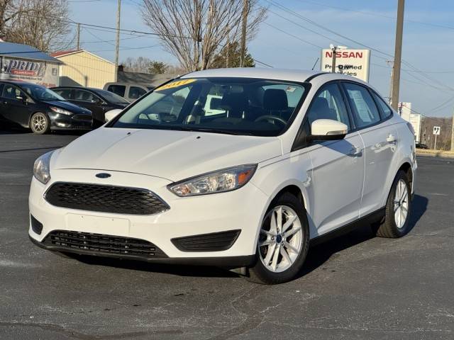 2017 Ford Focus SE FWD photo