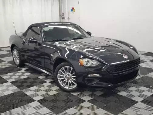 2017 FIAT 124 Spider Classica RWD photo