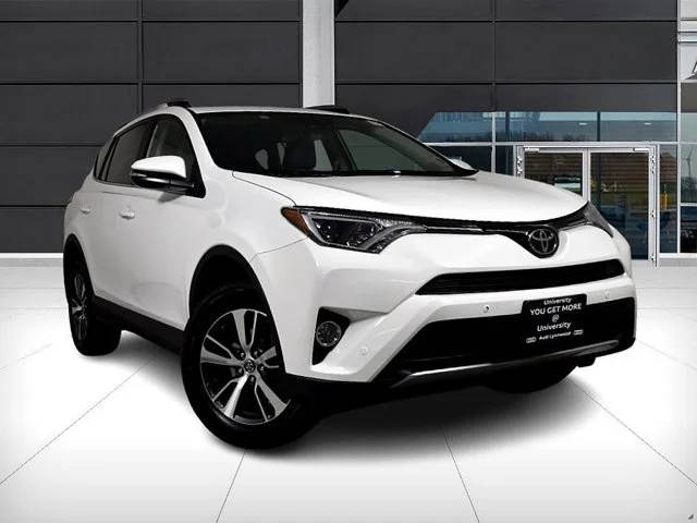 2017 Toyota RAV4 XLE AWD photo