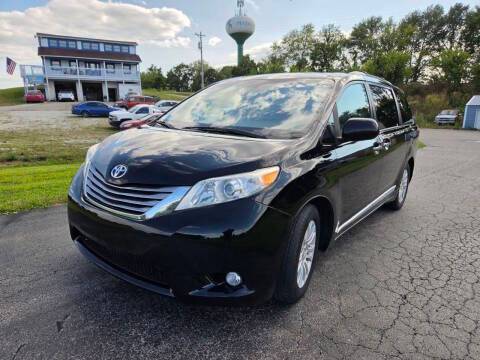 2017 Toyota Sienna XLE FWD photo