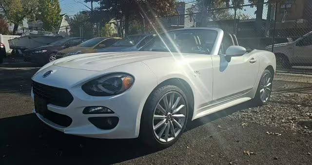 2017 FIAT 124 Spider Lusso RWD photo