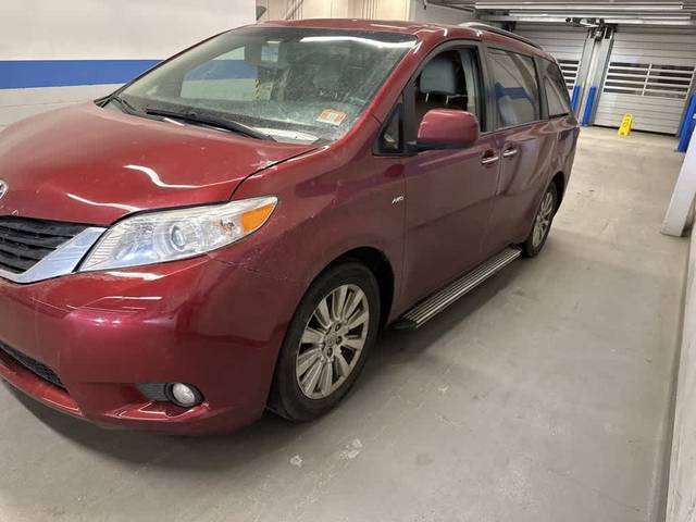 2017 Toyota Sienna XLE AWD photo