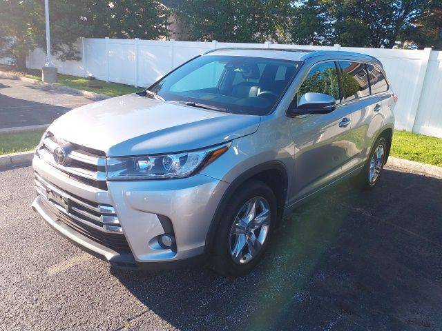 2017 Toyota Highlander Limited AWD photo