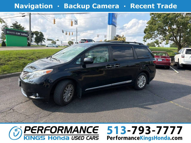 2017 Toyota Sienna XLE Premium FWD photo