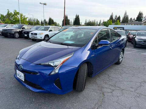2017 Toyota Prius Two FWD photo