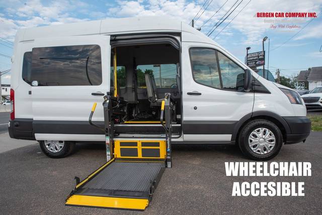 2017 Ford Transit Passenger Wagon XL RWD photo