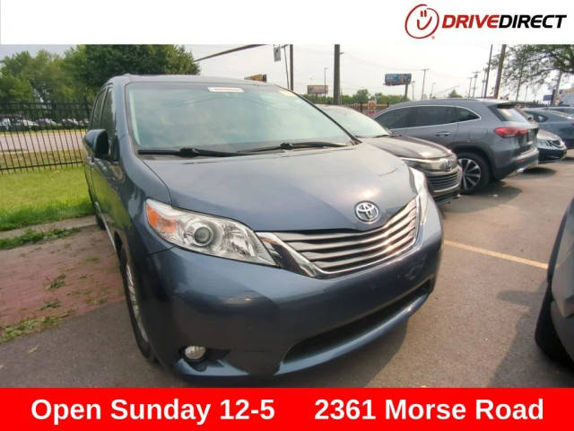 2017 Toyota Sienna XLE Premium FWD photo