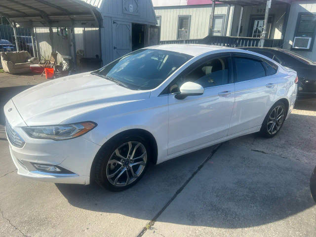 2017 Ford Fusion SE FWD photo