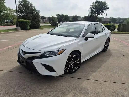 2018 Toyota Camry SE FWD photo