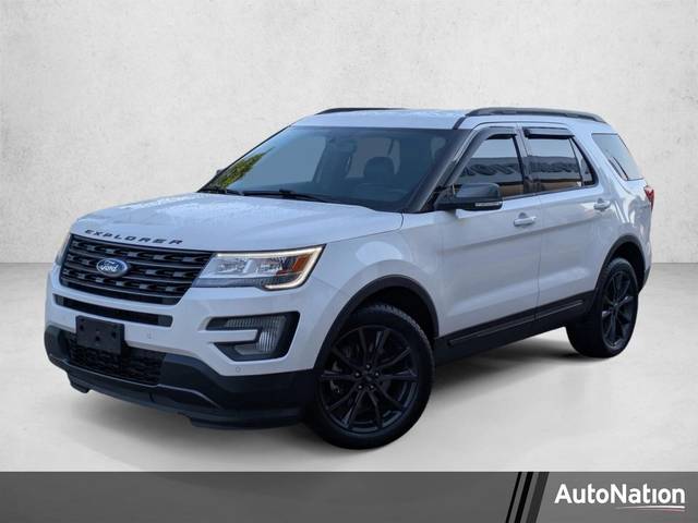 2017 Ford Explorer XLT 4WD photo