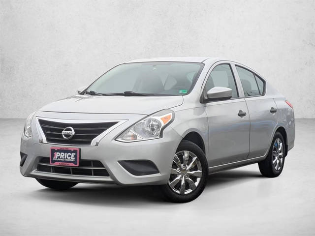 2017 Nissan Versa S FWD photo
