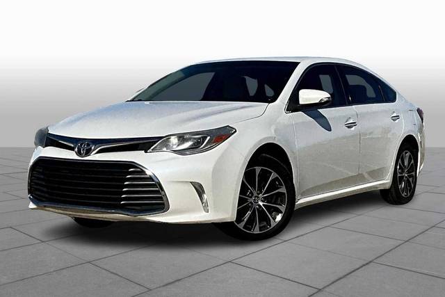 2016 Toyota Avalon XLE FWD photo