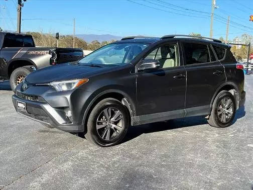 2017 Toyota RAV4 XLE AWD photo