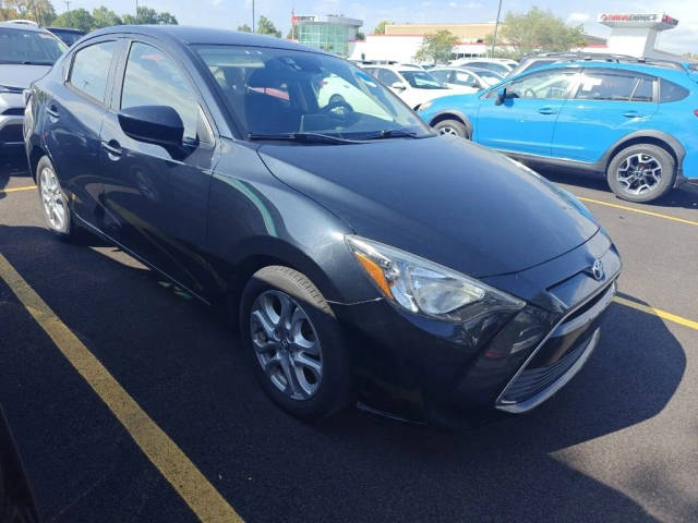 2017 Toyota Yaris  FWD photo