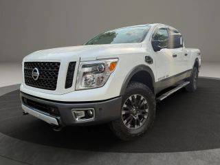 2017 Nissan Titan XD PRO-4X 4WD photo