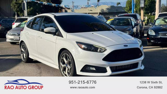 2017 Ford Focus ST FWD photo