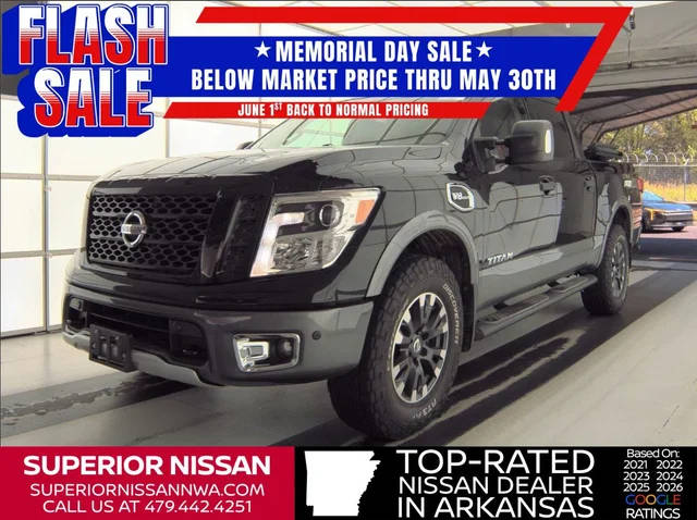2017 Nissan Titan PRO-4X 4WD photo