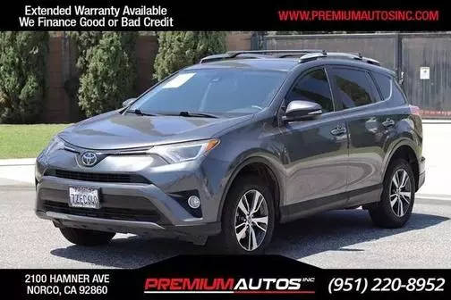 2017 Toyota RAV4 XLE FWD photo