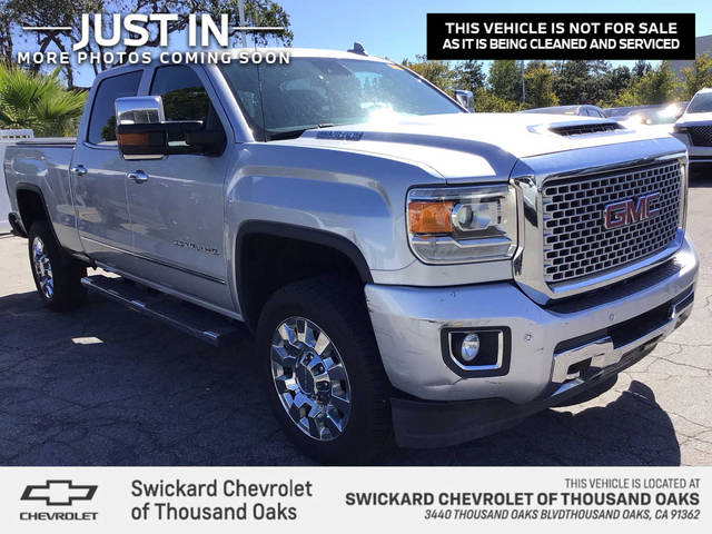 2017 GMC Sierra 2500HD Denali 4WD photo